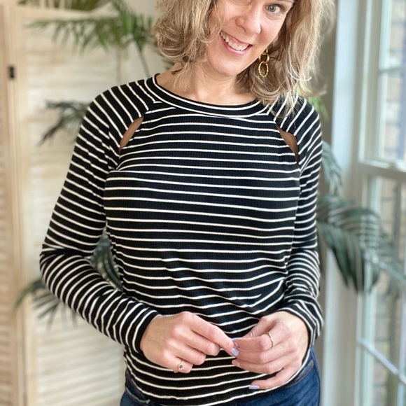 A Fresh Look Stripe Top - Picture 6 of 7